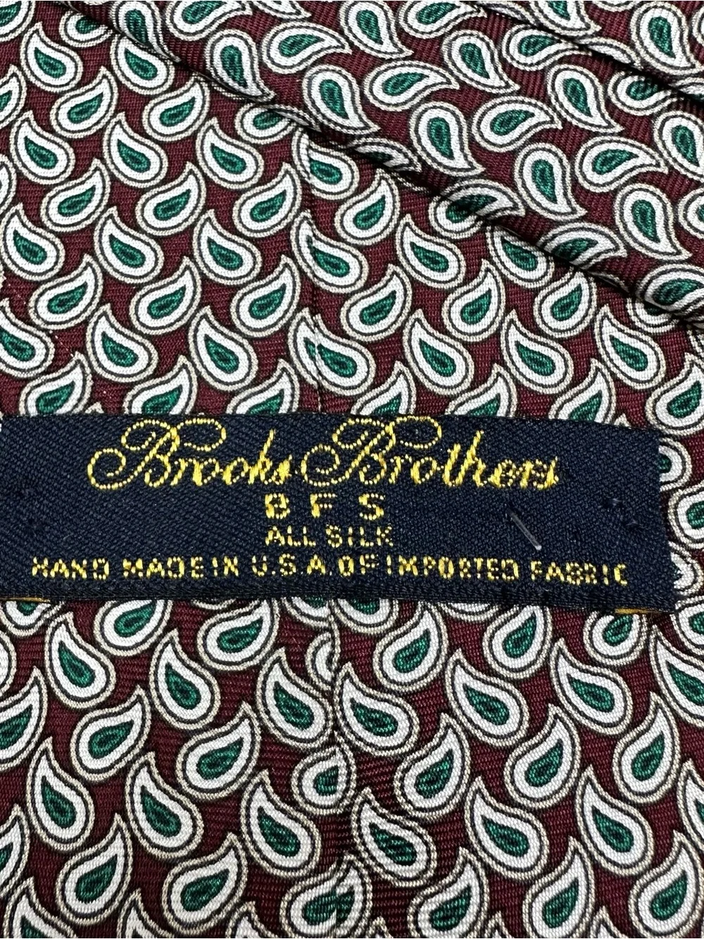 Brooks Brothers All Silk Paisley Tie Burgundy Green Hand Made USA Mens Necktie